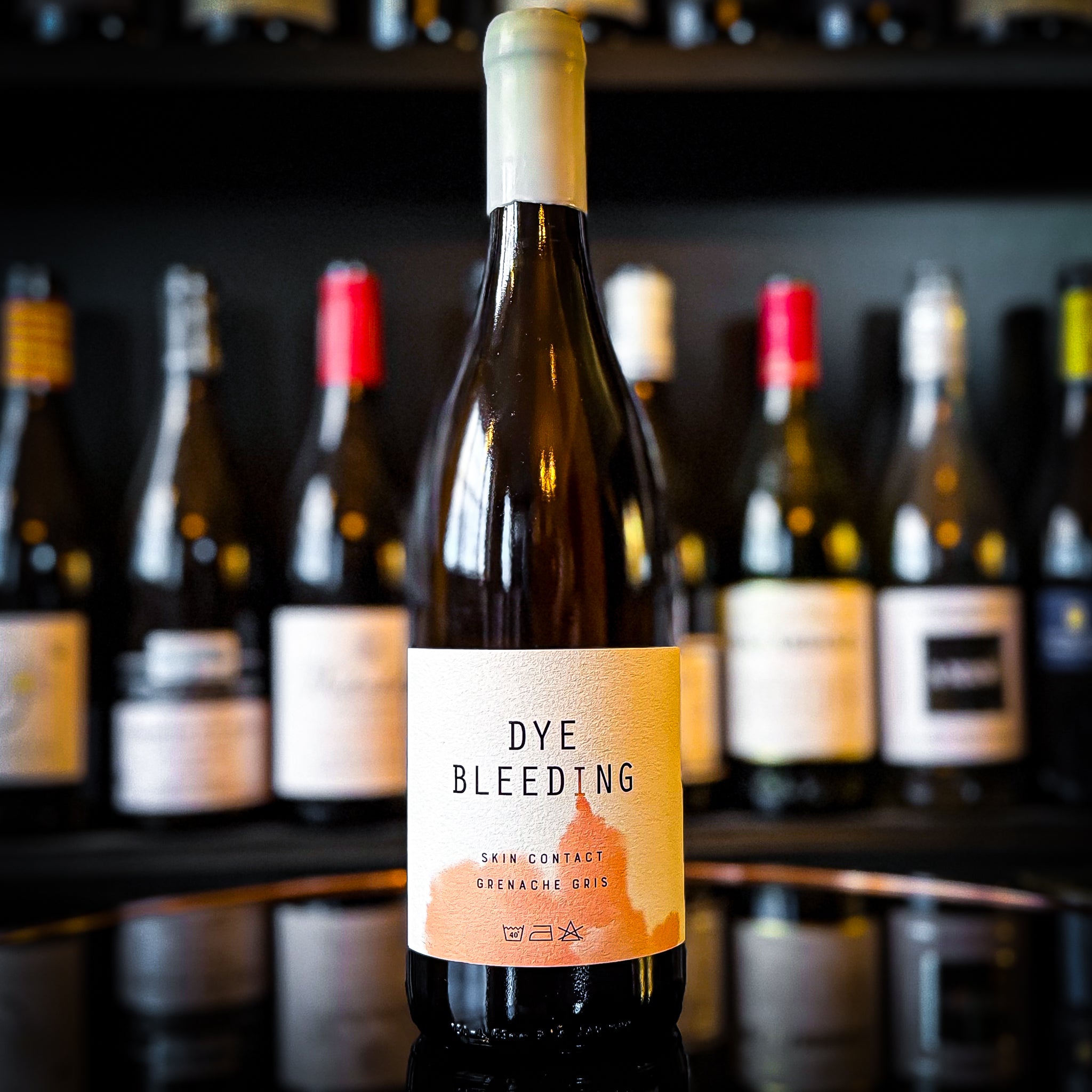 Strange Kompanjie Unlimited Dye Bleeding Skin Contact Grenache Gris